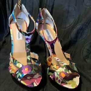 NWOT Steve Madden Haylow pump